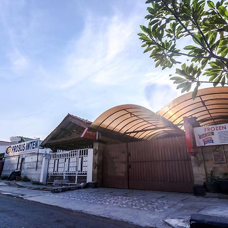 Oyo 1082 Kost Arie 1 Hotel Jakarta Kültér fotó